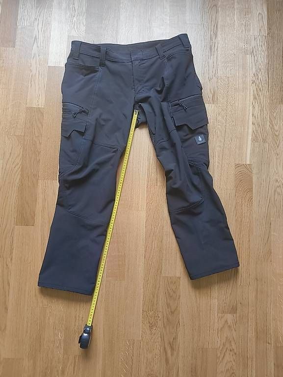 Pantalons: Stretch Arbeitshosen/shorts Gr. 48 – D'occasion à Steffisburg par biru99 1
