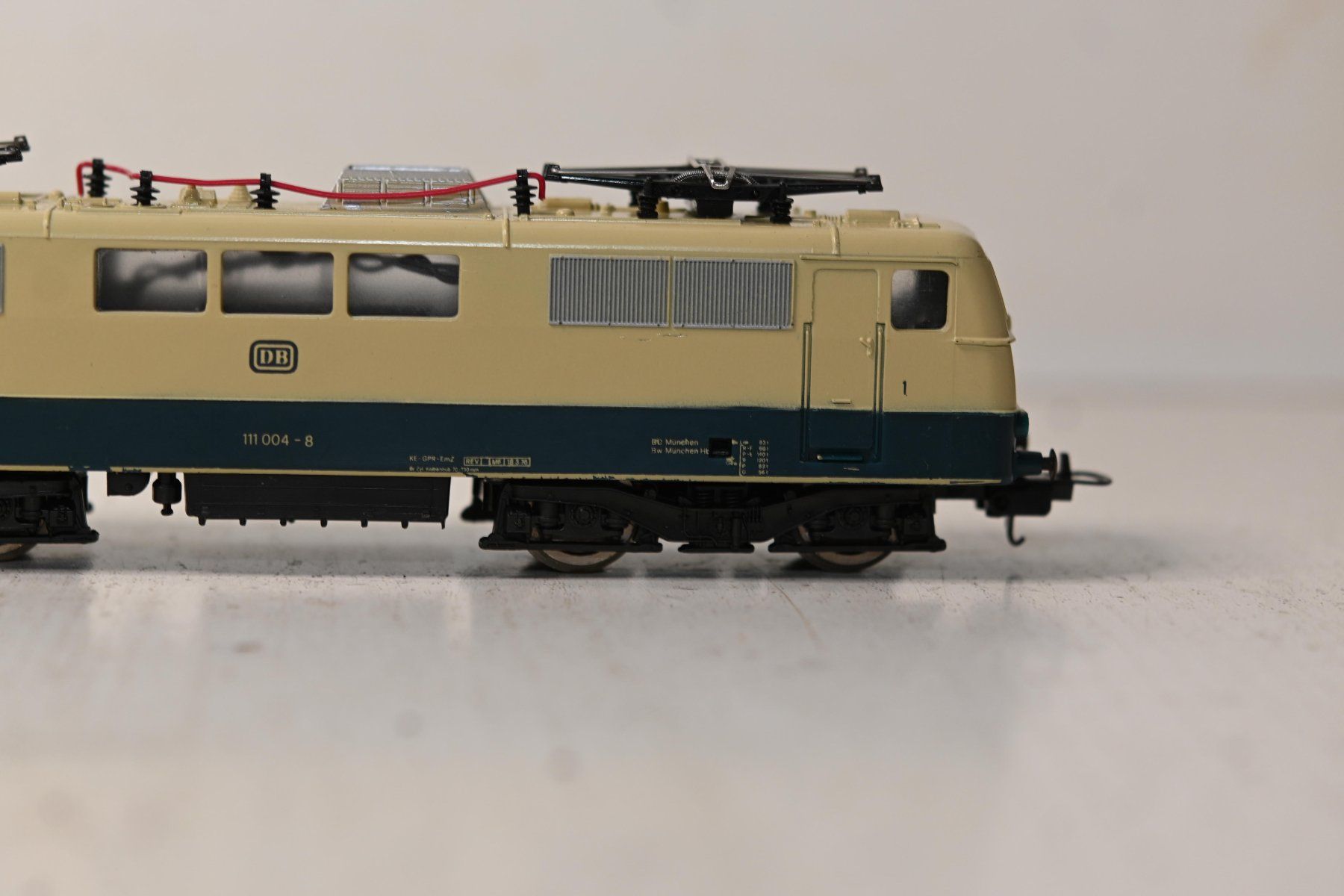 Lima Modellini di ferrovie: Lima DB BR 111 004-8 H0/DC läuft – Usato da Laupen ZH venduto da Zmoewe 2