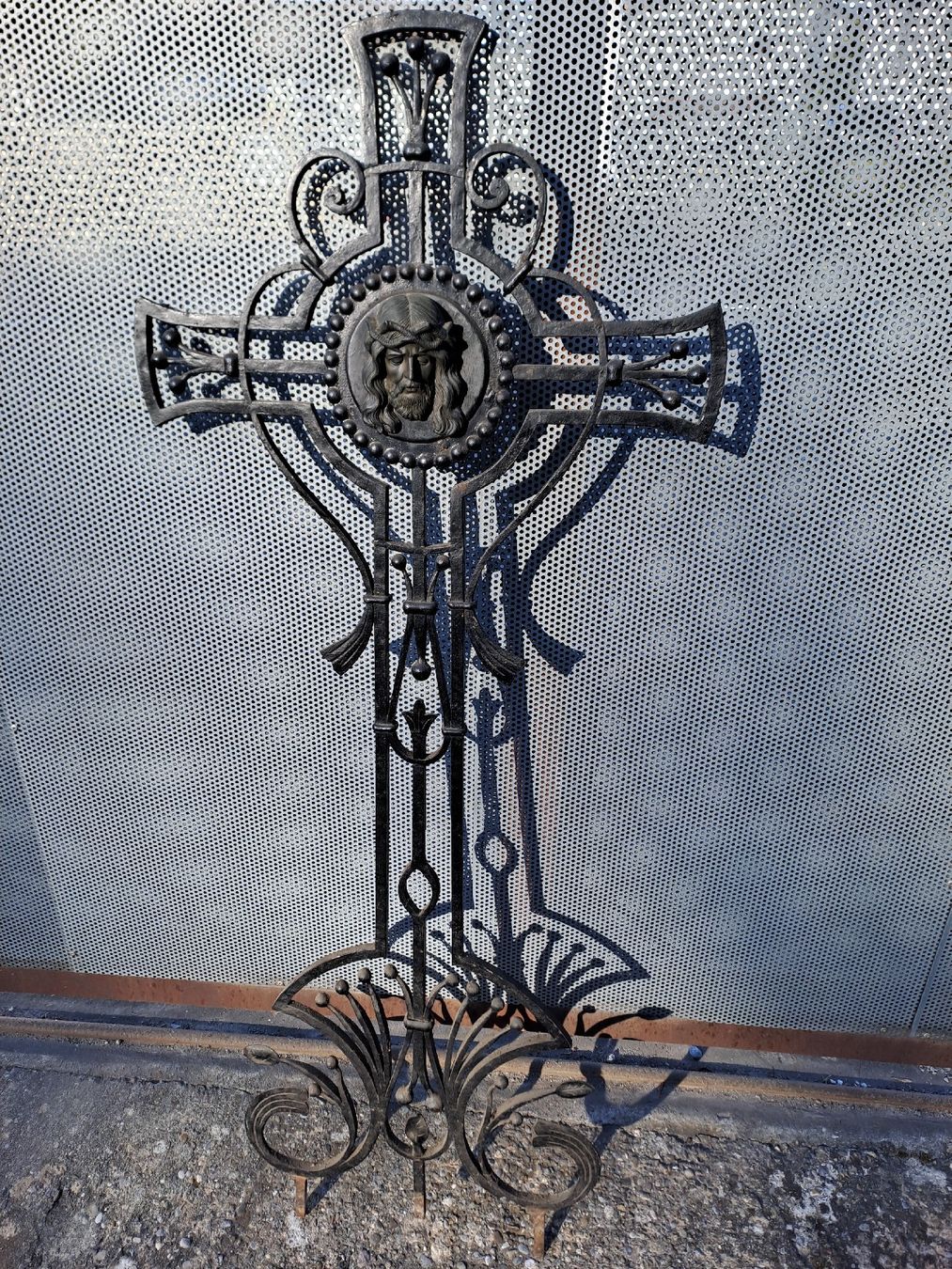Skulpturen & Statuen: SchmiedeKreuz Grabkreuz – Gebraucht aus Gebenstorf von suroh