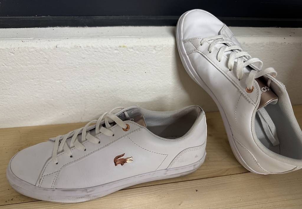 Lacoste Damenschuhe: Lacoste  Sneaker weiss Gr. 38 – Gebraucht aus Frutigen von sal_9lqd