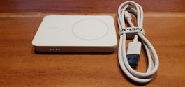 Power Bank Belkin original wirless mit Kabel und magnetisch.
