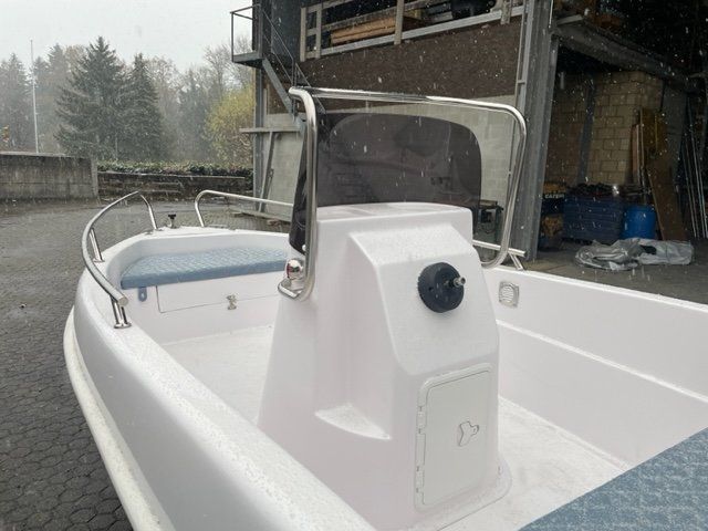 Barche: Motorboot mit Mittelconsole – Nuovo e nell'imballaggio originale da Kriens venduto da monte06 5