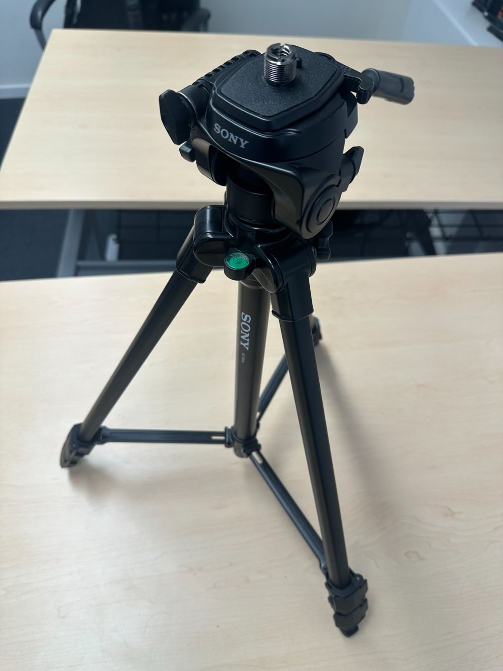 Stative & Köpfe: Stativ SONY VCT-R640 – Gebraucht aus Zürich von Secginekmek 2