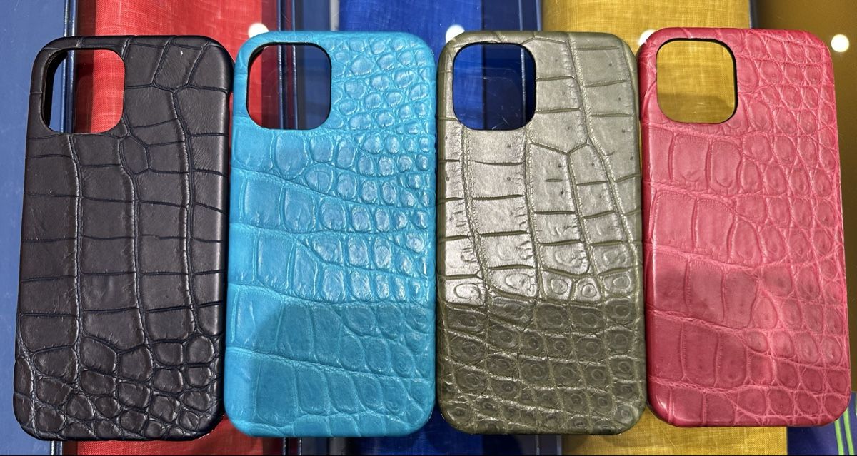 Cover & Protezioni schermo: iPhone 12pro Handihüllen aus Krokodilleder – Nuovo e nell'imballaggio originale da Küsnacht ZH venduto da Nano_zh