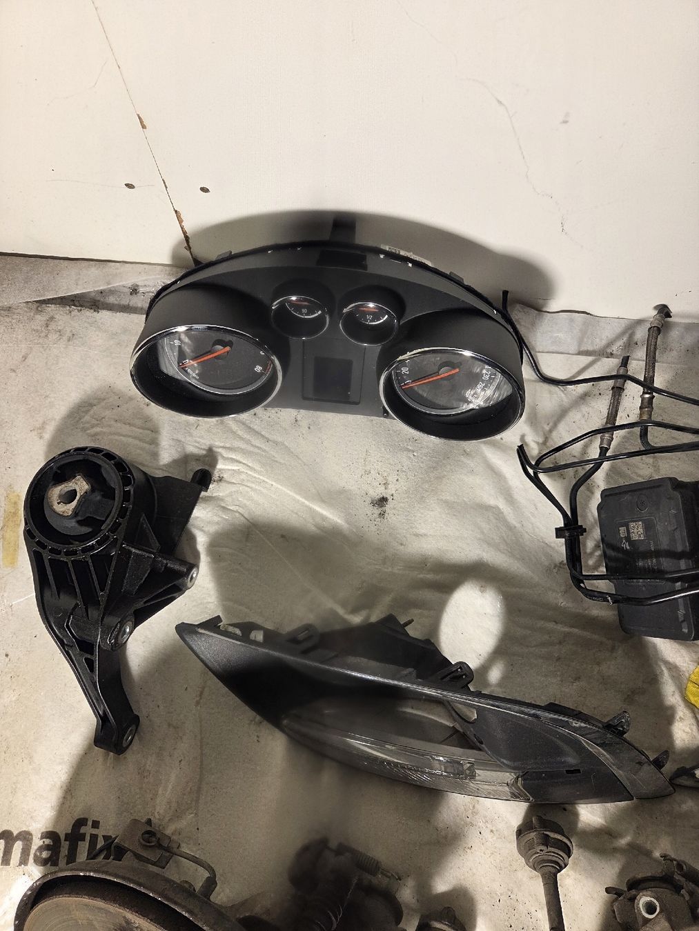 Tutti pezzi di ricambio auto: Astra J teile – Usato da Gossau SG venduto da Z20let 1