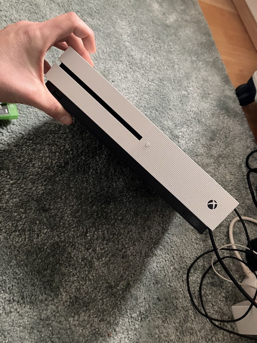 Microsoft Consoles: Xbox one s  – D'occasion à Zürich par mar_6686 1