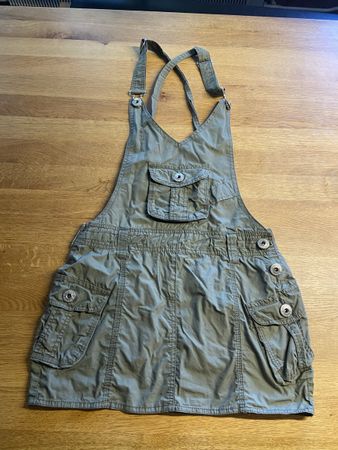 Latzhosen Minirock XS zu verkaufen