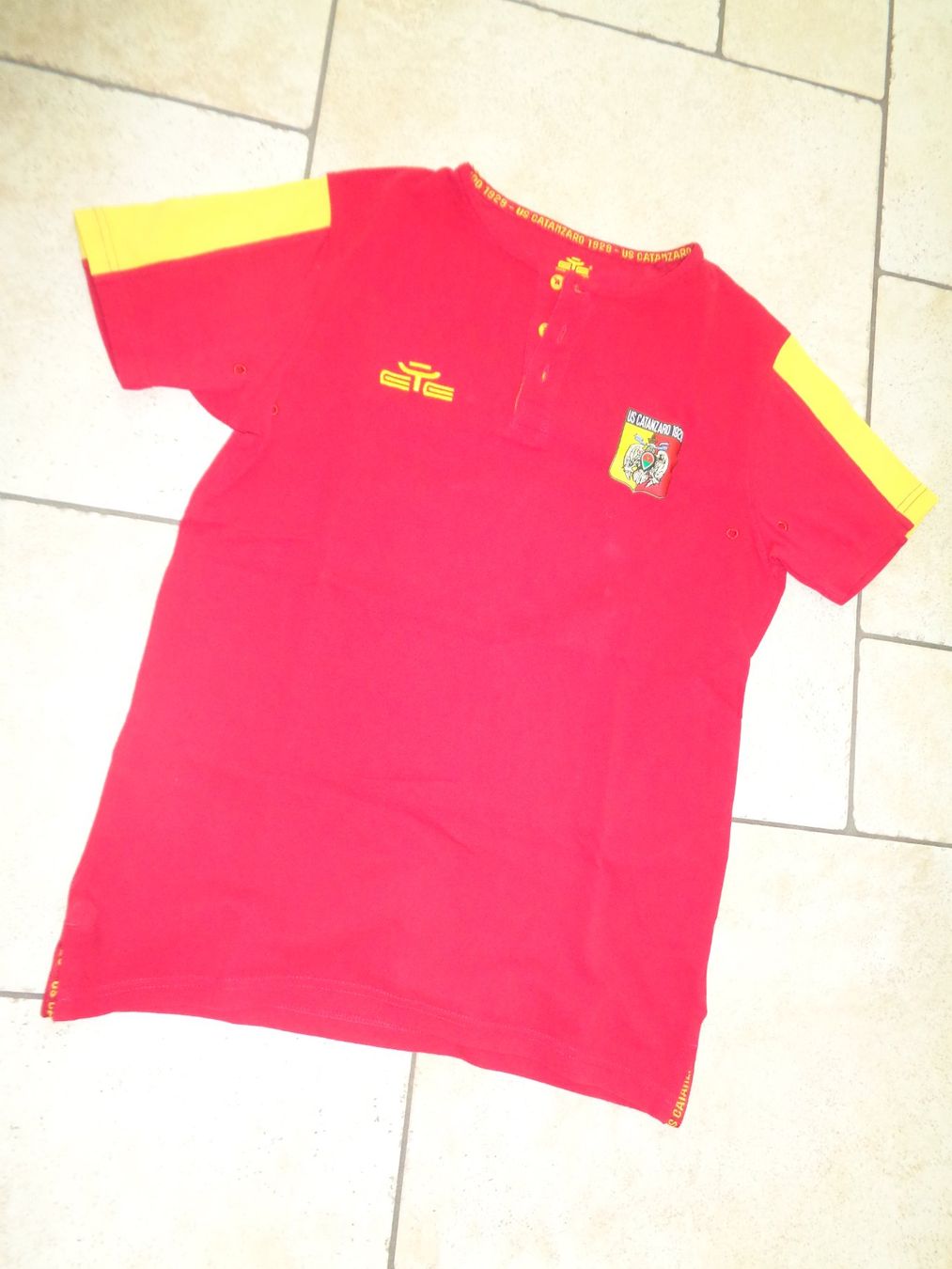 T-Shirts: Shirt  Grösse S – Gebraucht aus Kreuzlingen von Robi-2003
