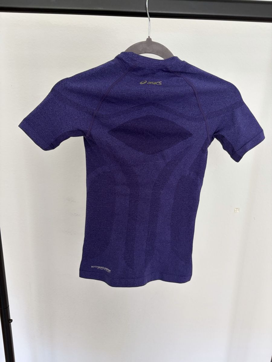 Asics Tops: Asics top – Gebraucht aus Hünibach von rut_hlg5 1