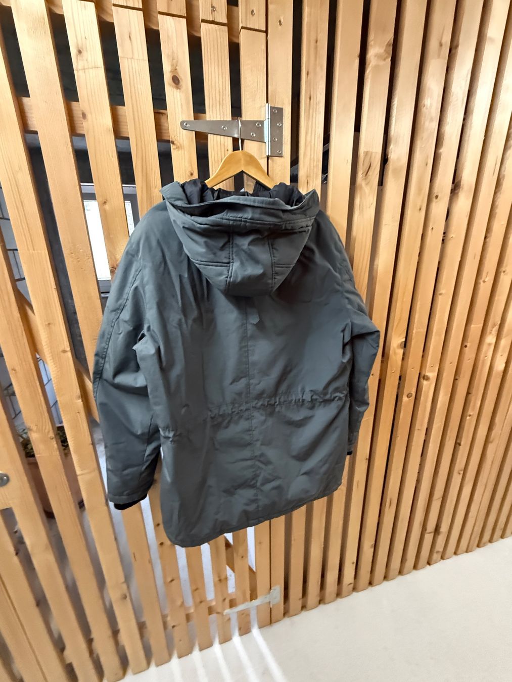 Guess Giacche: Winterjacke L Guess – Usato da Glis venduto da mir_qd28 3
