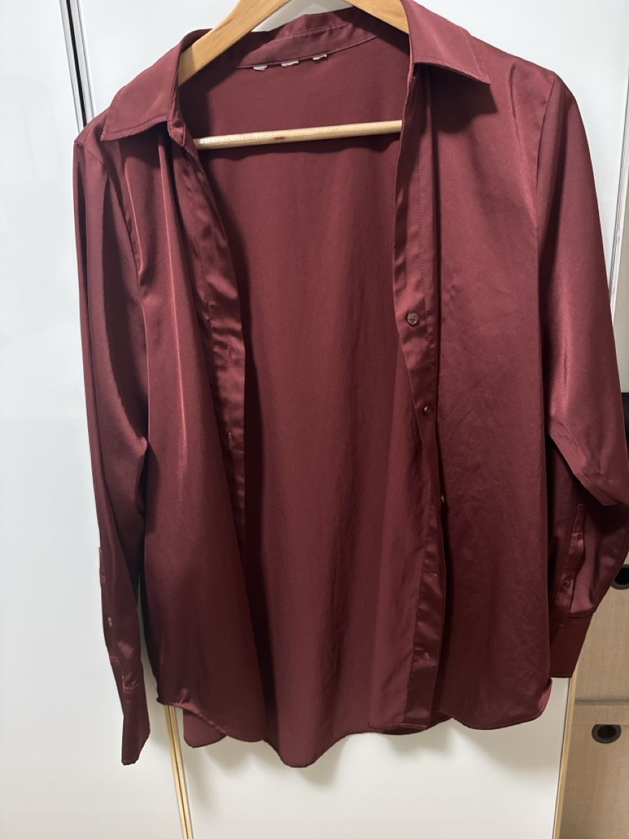 Camicette: Bordeaux-rote Bluse in Satin-Optik, Grösse L – Usato da Sursee venduto da Alyel