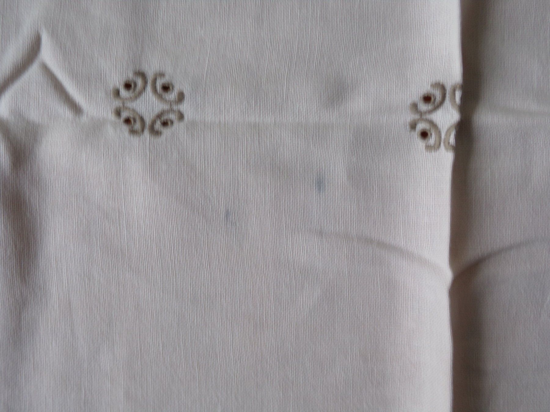 Altra biancheria da tavola: Tisch Decke beige – Usato da Winterthur venduto da Jessi_di 4