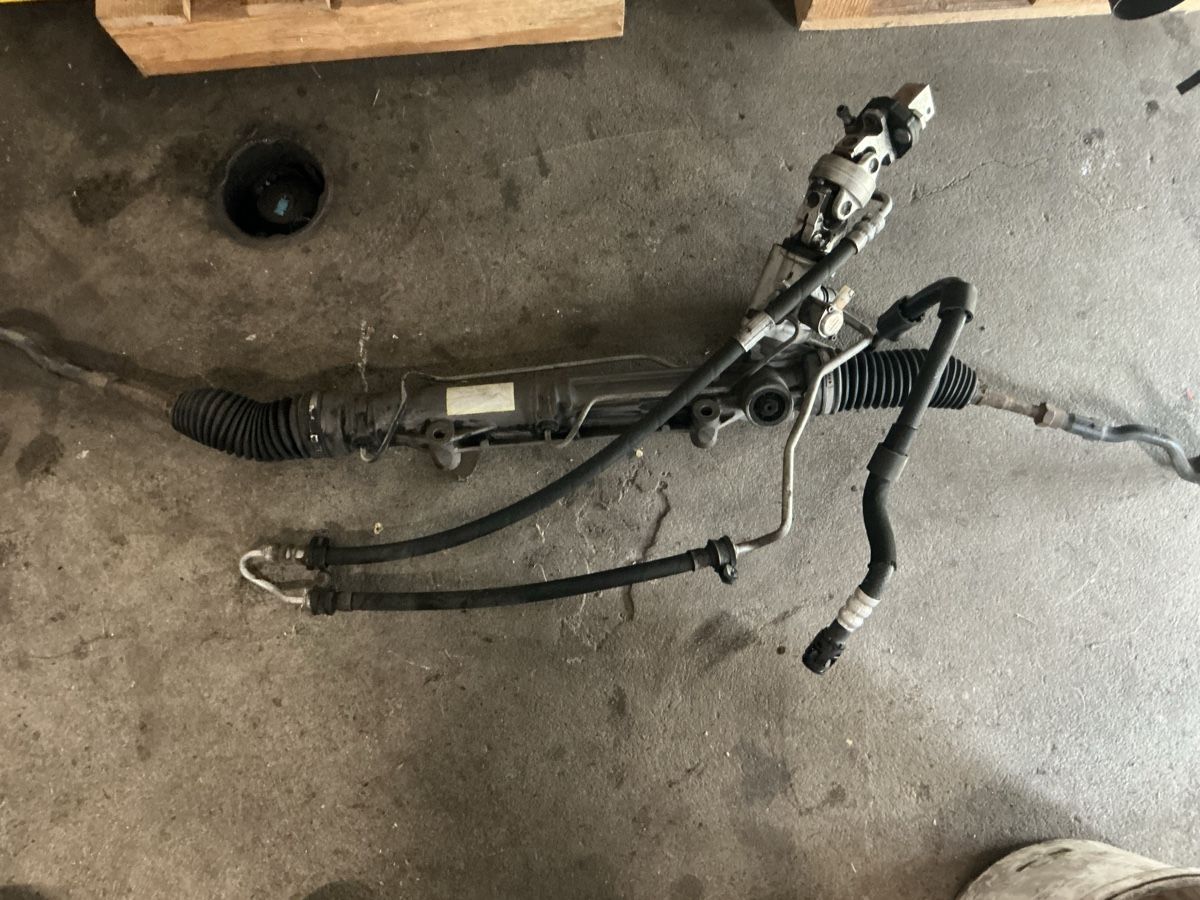 BMW Tutti pezzi di ricambio auto: BMW X3 3.0 sd 2006 Servolenkung – Usato da Schlossrued venduto da Mtimbo7