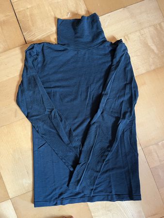 Rollkragenpullover gestreift Grösse S neuwertig