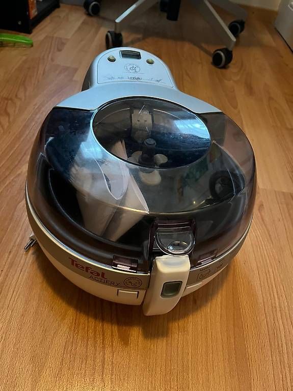 Küchengeräte: A vendre friteuse à air chaud Tefal Actifry – Gebraucht aus Yverdon-les-Bains von mic_v8yx 1