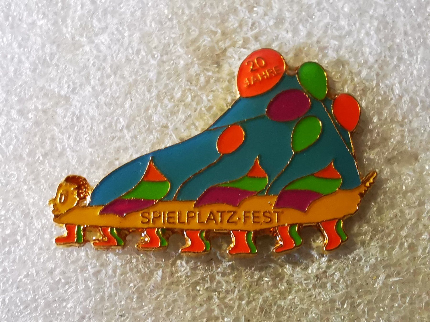 Plaketten & Abzeichen: Ansteckpin 200: Spielplatz Fest – Gebraucht aus Oppligen von Pin-Fall-Shop