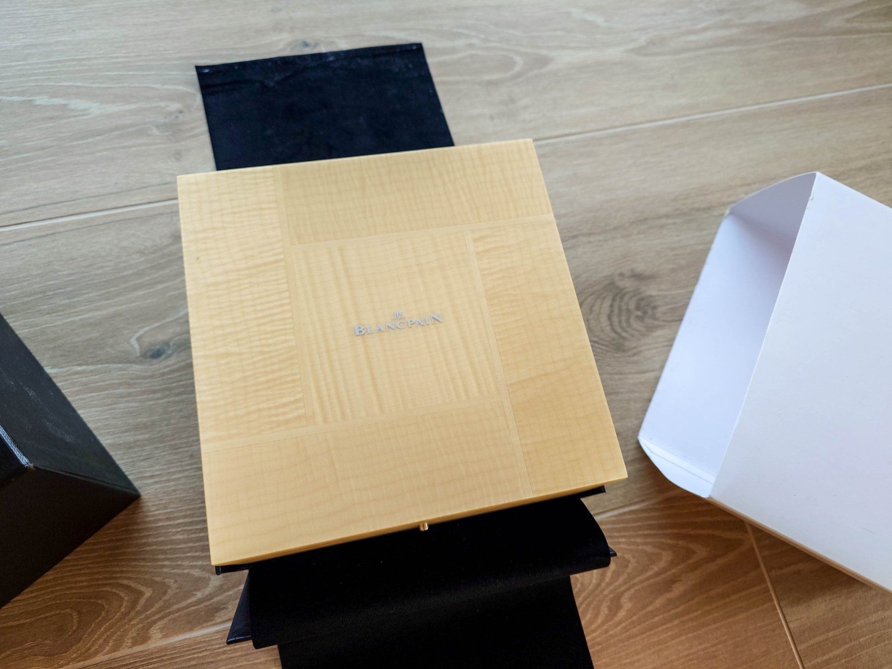 Blancpain Scatole porta orologi: Blancpain wooden box NEW – Nuovo (secondo la descrizione) da Epalinges venduto da bracelet123 2