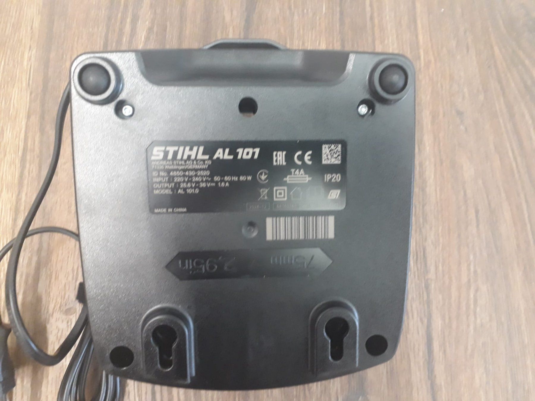 Stihl Ladegeräte: Stihl Ladegerät AL 101 – Neu (gemäss Beschreibung) aus Niederglatt ZH von Hinti50 1