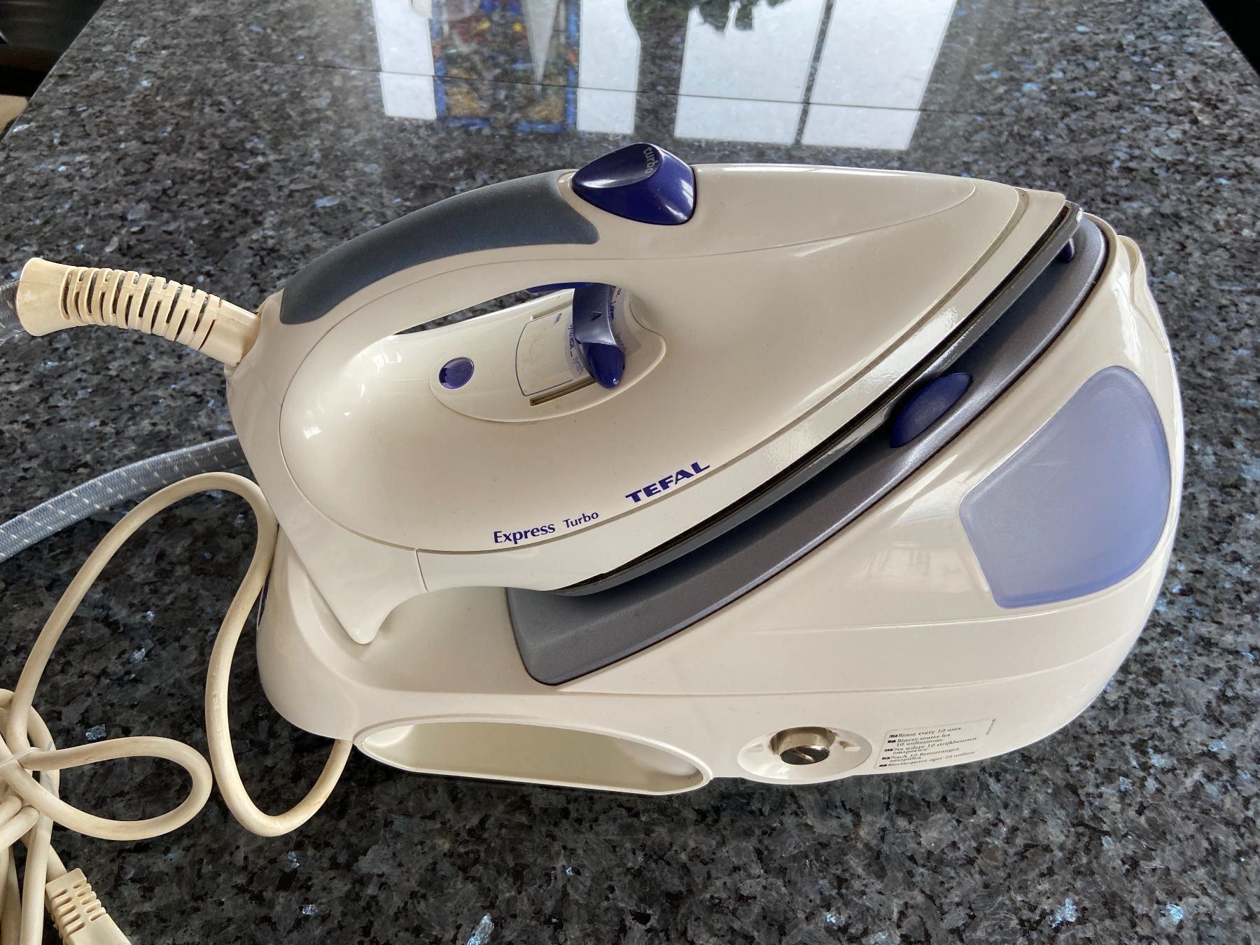 Tefal Ferri da stiro: Tefal Express Turbo Bügelstation – Difettoso da Beatenberg venduto da buy2you