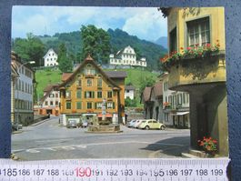 SARNEN DORFPLATZ MIT LANDENBERG OLDTIMER-AUTOS AK ONW
