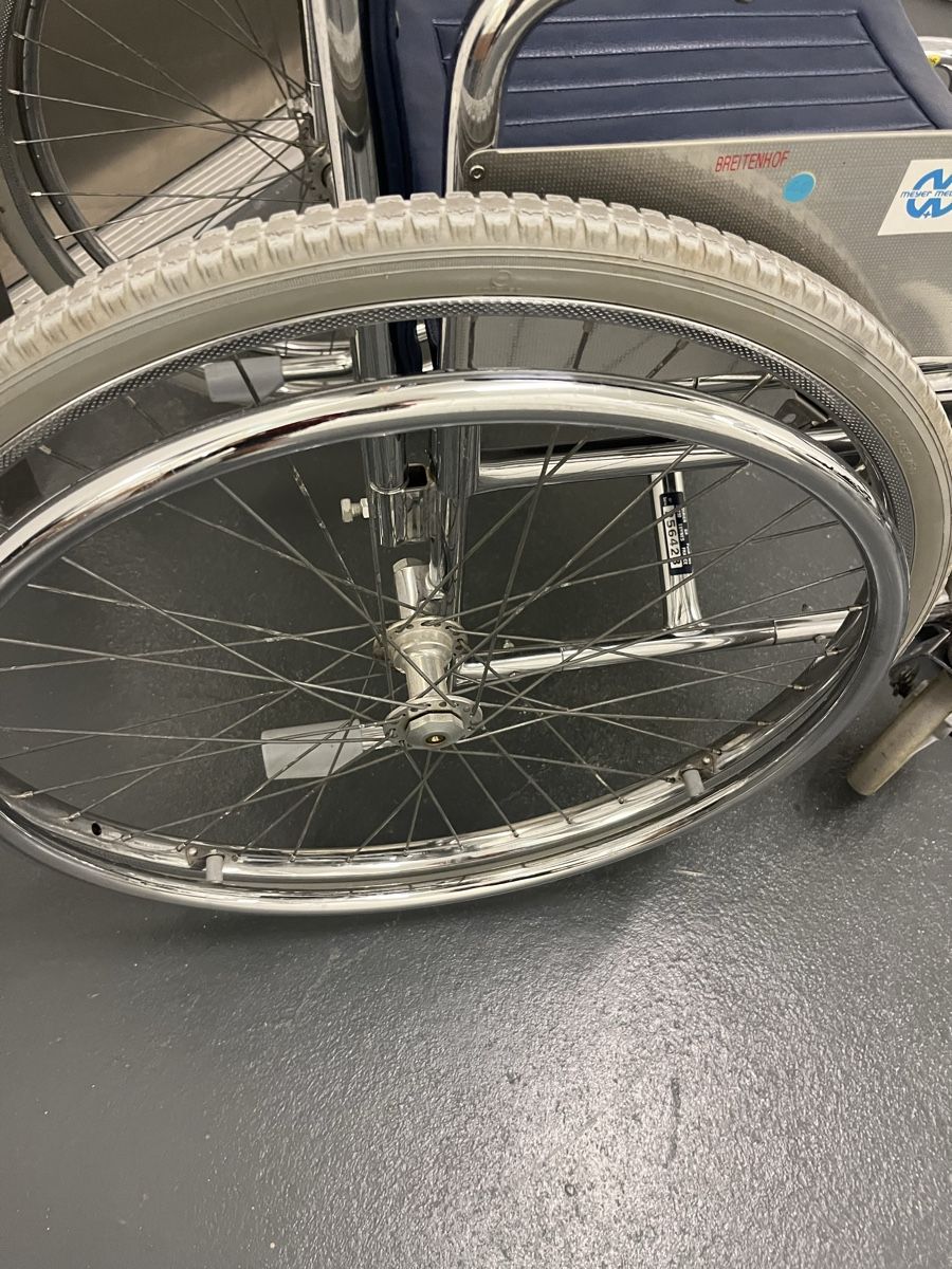 Rollstühle: Rollstuhl Faltbar gebraucht – Gebraucht aus Rüti ZH von Walti0 4