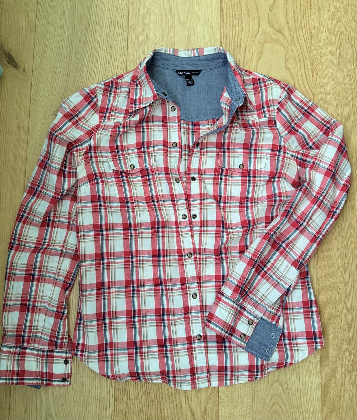 Blusen: MANGO - Damen Bluse Karo rot/weiss Grösse S – Gebraucht aus Sursee von escape62