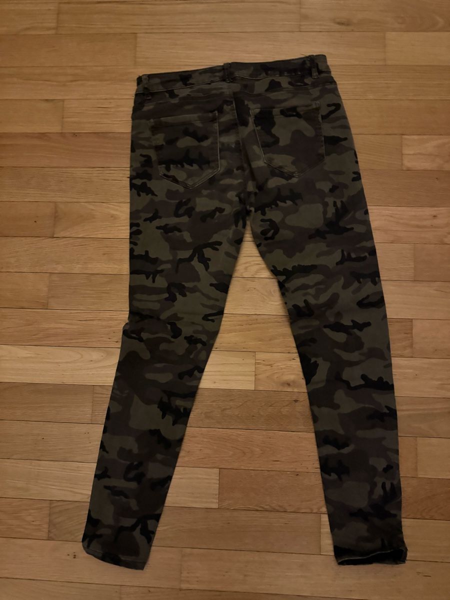 Jeans: Coole Camouflage Hose, militär Look – Usato da Münchwilen TG venduto da Schnappi040816 1