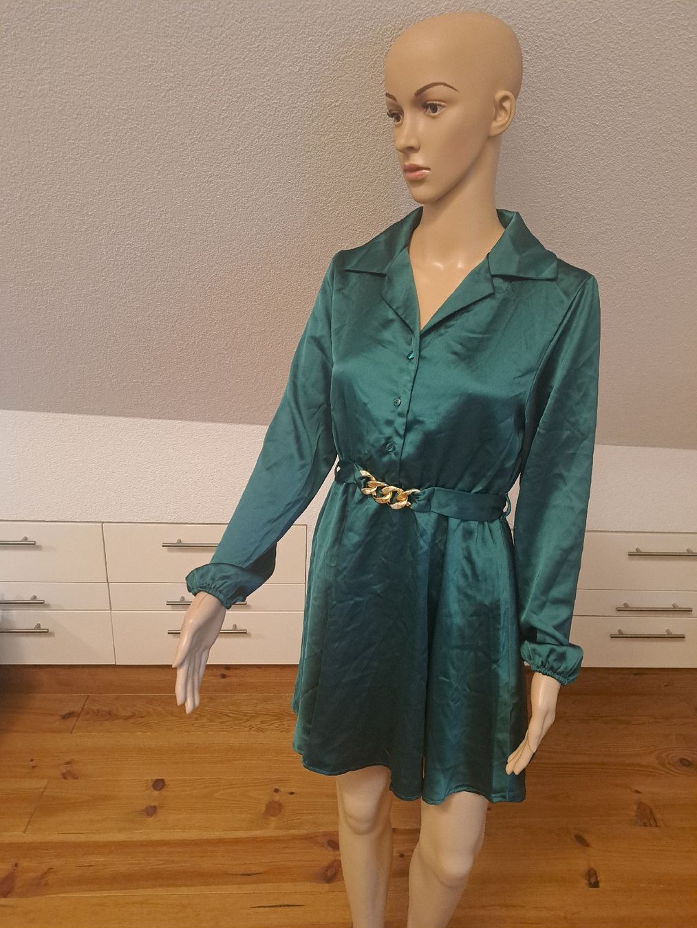 Vestiti: Satin kleid Gr. 36/38 – Usato da Grasswil venduto da Natali.H 2