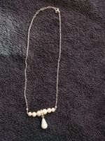 Collier chainette avec pendentif perle et strasse intégré