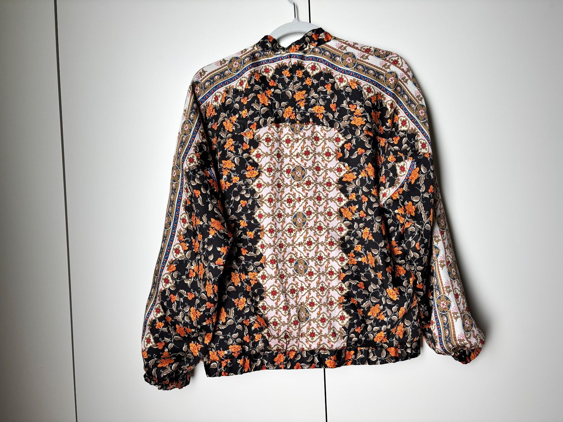Zara Giacche: Zara Floral Bomber Jacket XS – Usato da Zürich venduto da Katie8810 1
