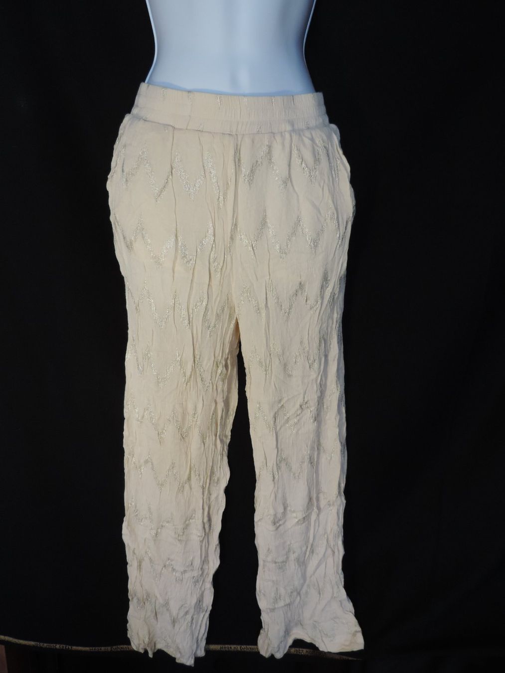 Pantaloni: pantalon souple beige doré – Usato da Genève venduto da Axelle333 5
