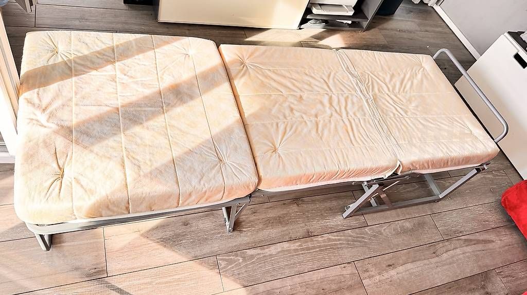 Letti: Pouf/letto trasformabile 100x100 – Usato da Balerna venduto da tagliamarco 2