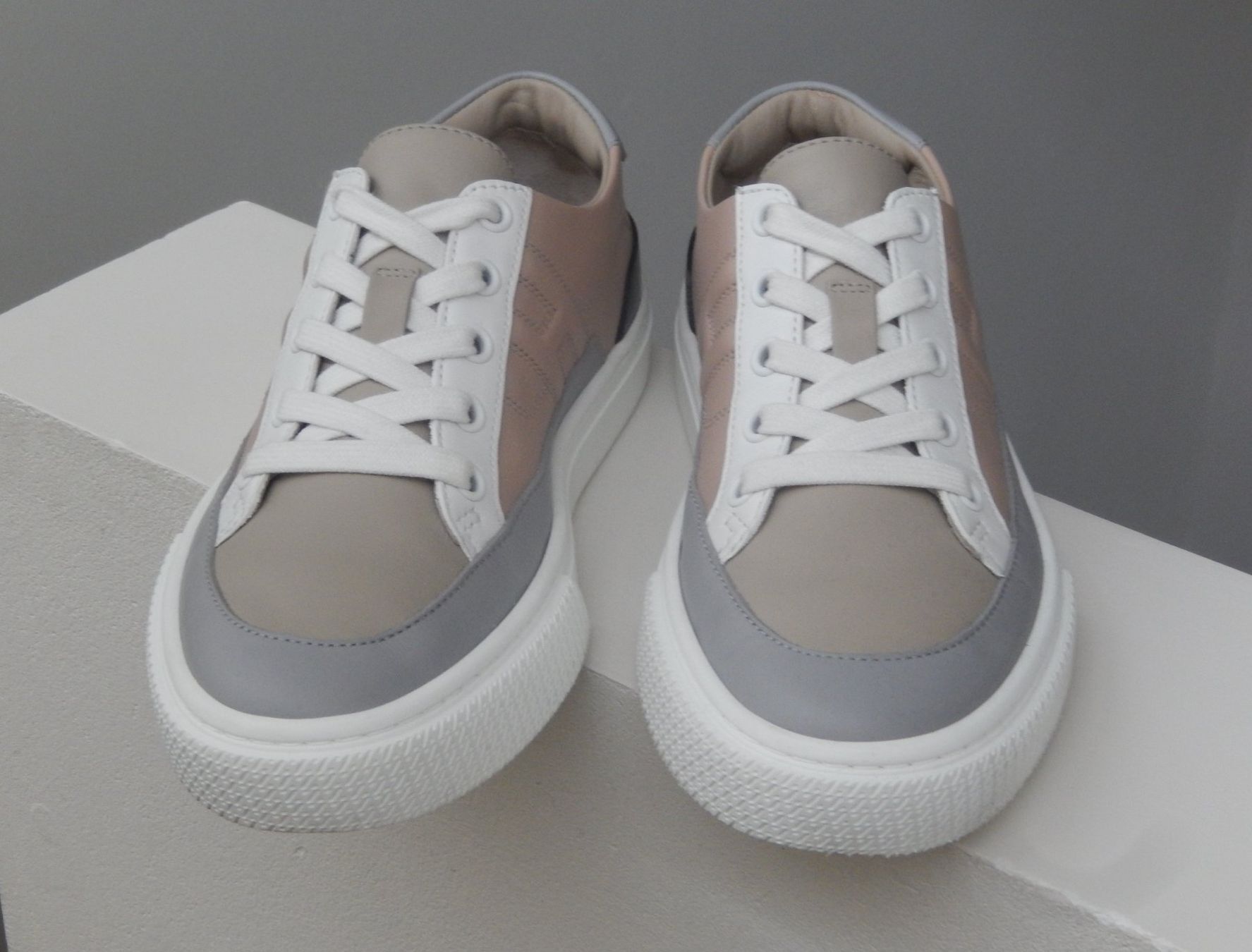 Hermès Scarpe da donna: Orig. HERMES Deep Multicolor Leder Sneakers Gr. 36 – Usato da Tuggen venduto da vivira 3