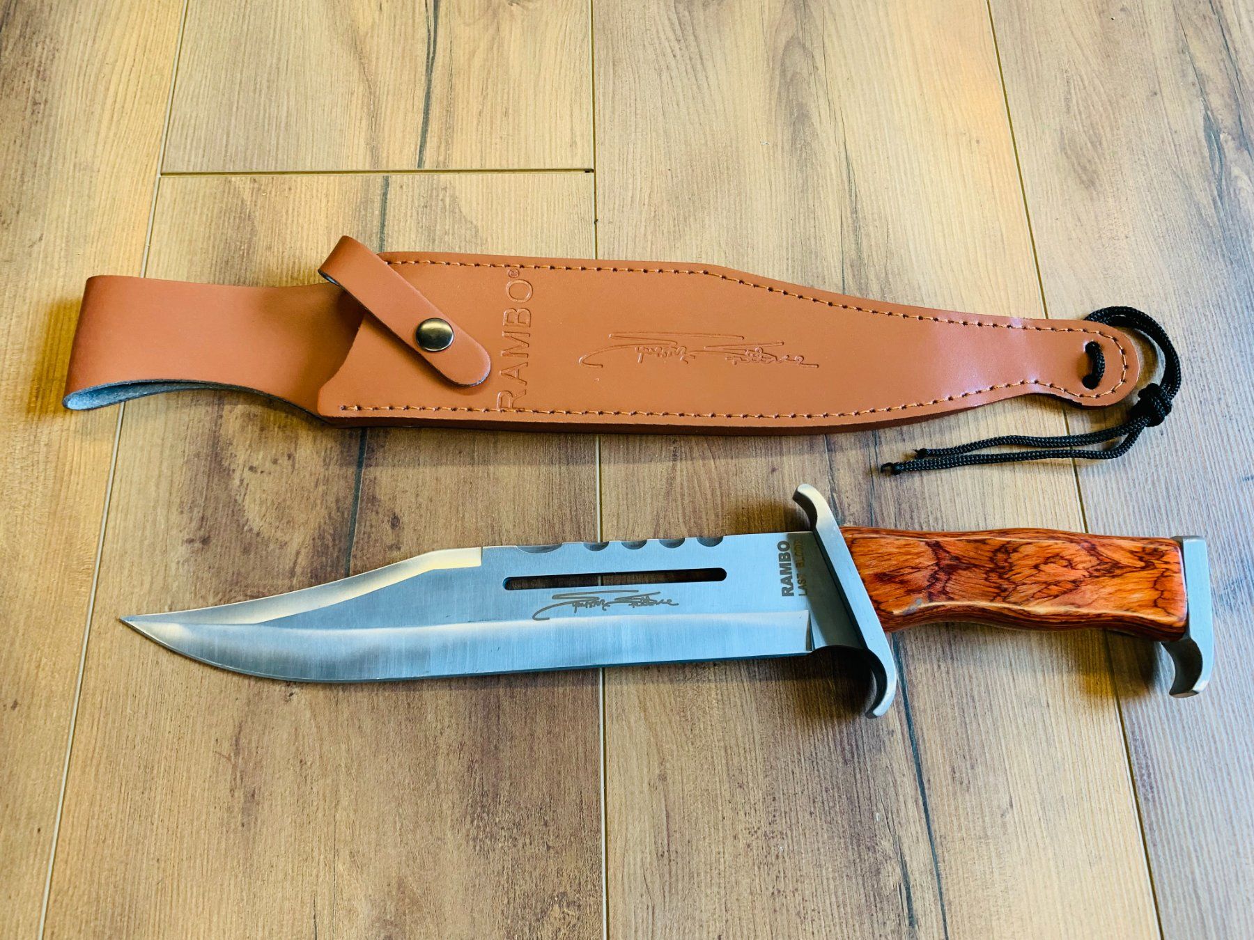 Zubehör: Rambo Tactical Survival Messer 41.5cm NEU – Neu und originalverpackt aus Bergdietikon von shopAgent 6