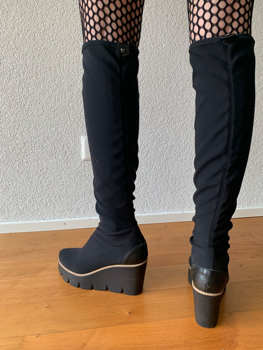 Scarpe da donna: Black Fabric Platform Boots – Usato da Rüschlikon venduto da Brixen07 2