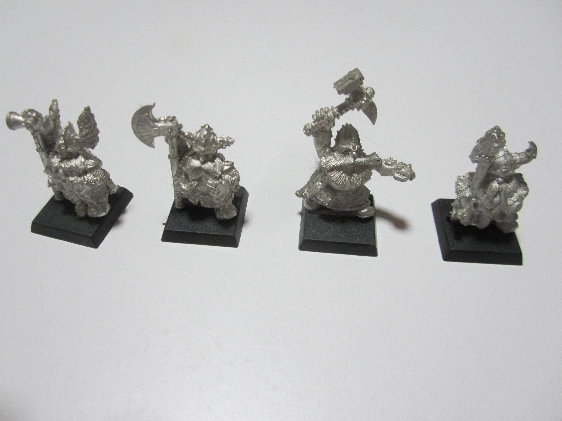 Figurines: Warhammer statues Nains – Neuf (Voir description) à Tramelan par Tors