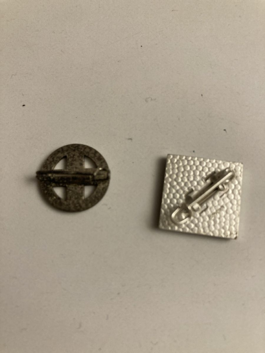 Broschen & Nadeln: 2 Vintage Blutspender Anstecknadeln Pins – Gebraucht aus Winterthur von silen 1