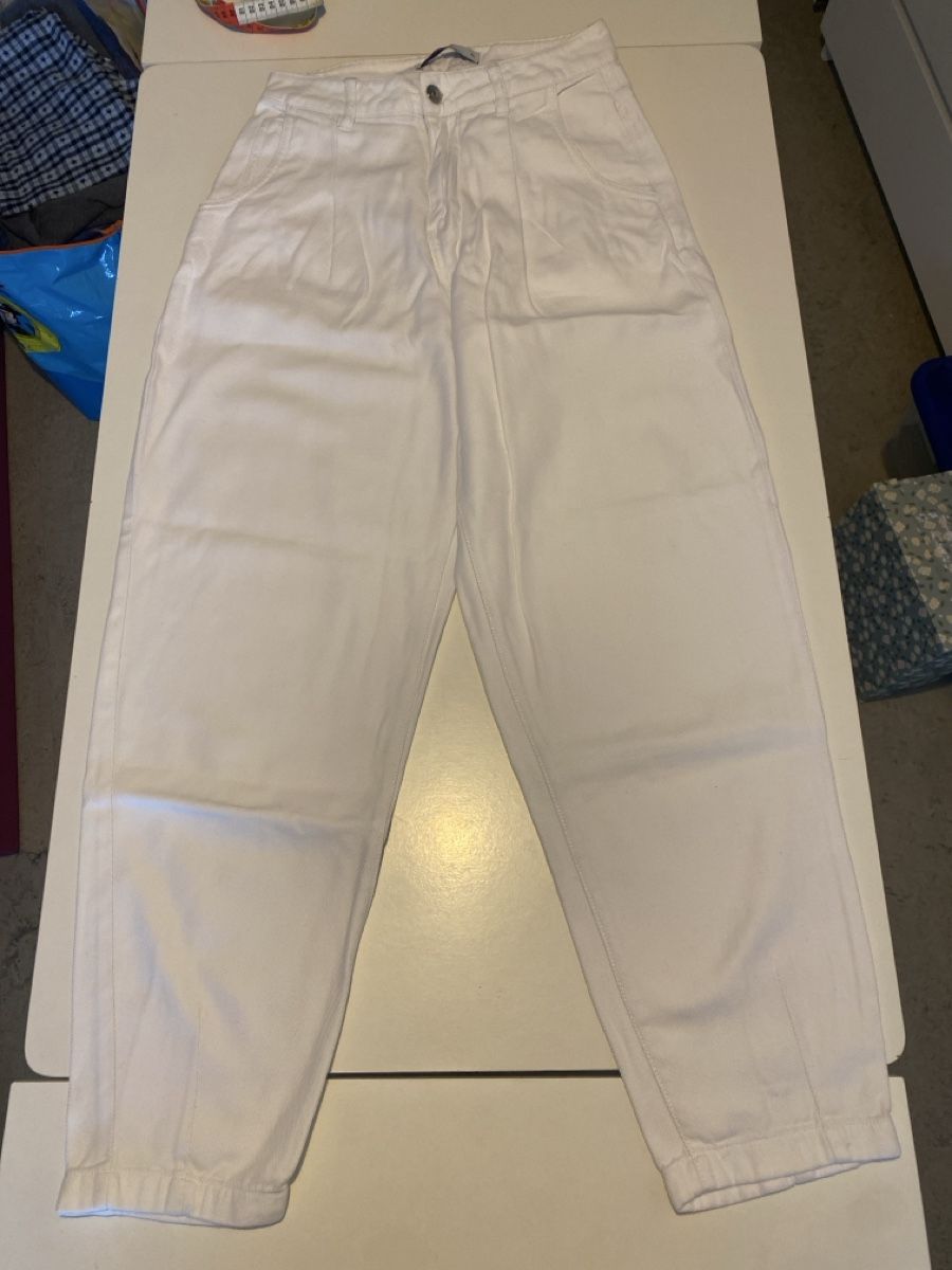 Only Jeans: Weisse Mom-Jeans Only Gr. 34 – Usato da Jona venduto da sarasaftladen