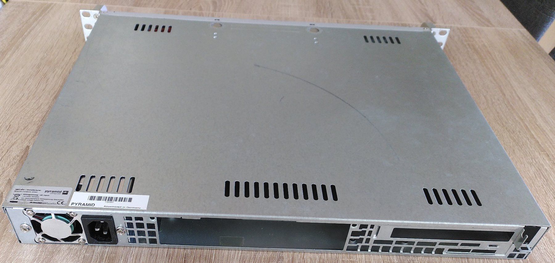 Server: Servergehäuse 1U mATX Pyramid inkl Netzteil 260W – Usato da Worb venduto da minzobst 1