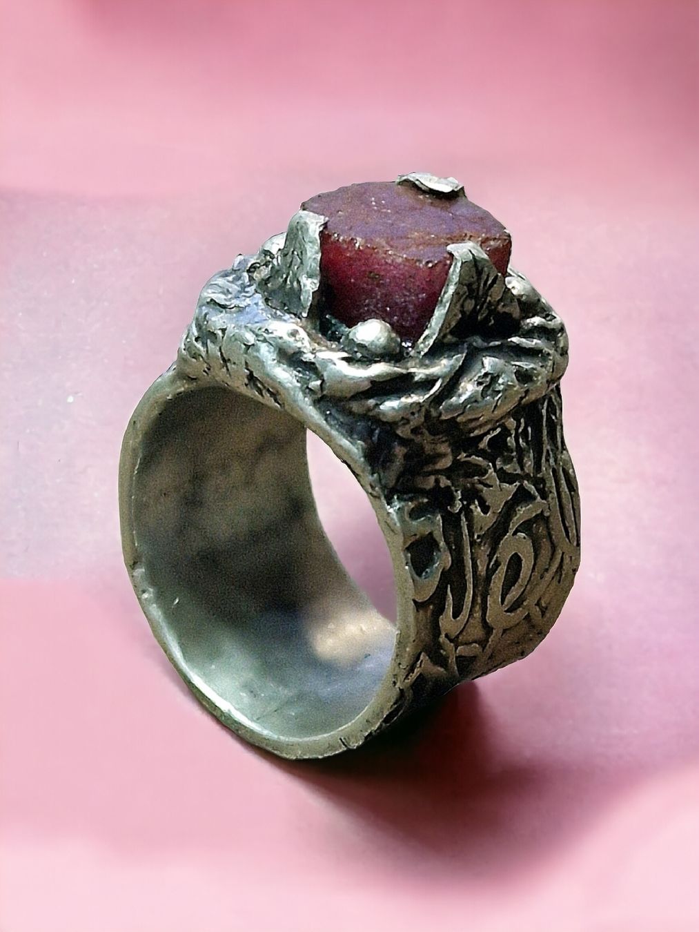Anelli: Fantasy-Ring Silber & roher Rubin, Grösse 55 – Nuovo e nell'imballaggio originale da Aarau venduto da Schmuckhoehle_MD 5