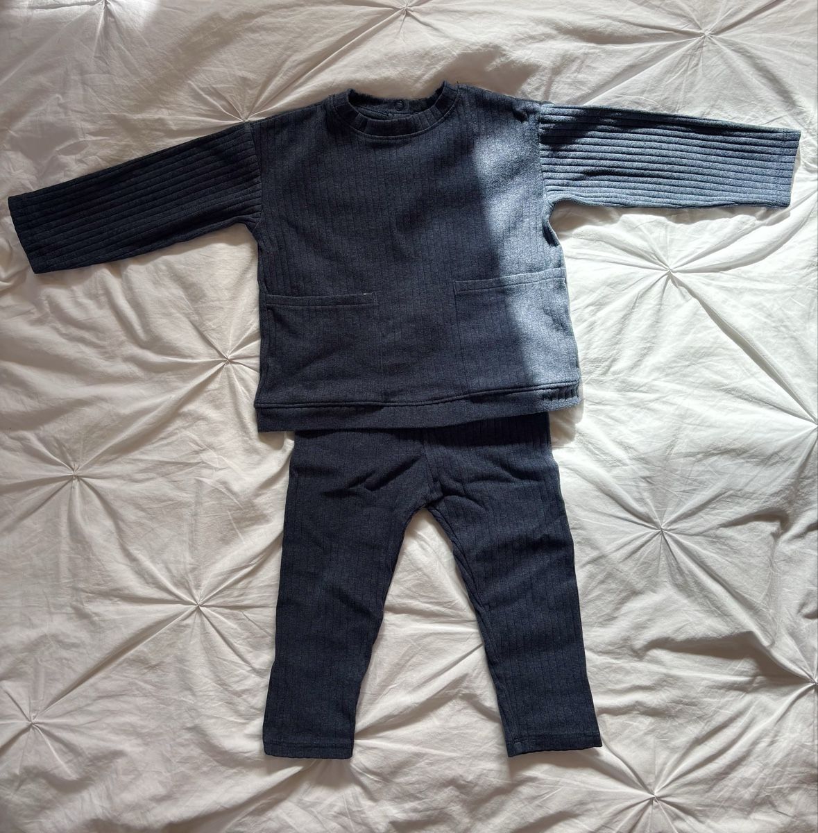 H&M Lotti & Set di vestiti: Set sweater and trousers baby 80 cm – Usato da Villard-sur-Chamby venduto da kamila_1024