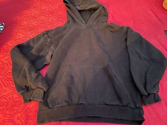 Maglioni & Felpe: Mädchen Hoodie Pullover schwarz 134/140 – Usato da Bergdietikon venduto da antovale