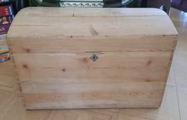 Holztruhe