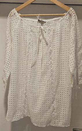 Sommer-Blüschen mit Lochstickerei Weiss, TG 3