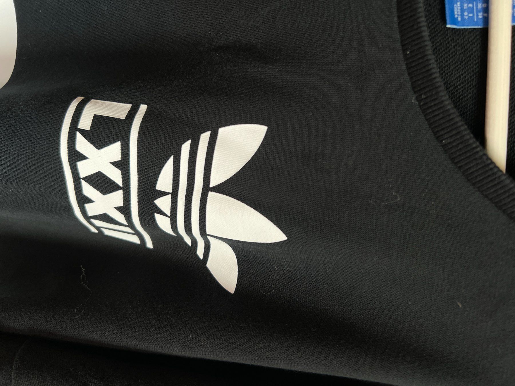 Adidas Maglioni & Felpe: Adidas Sweatshirt with Stripe size 36 – Usato da Zürich venduto da Mirouch 2
