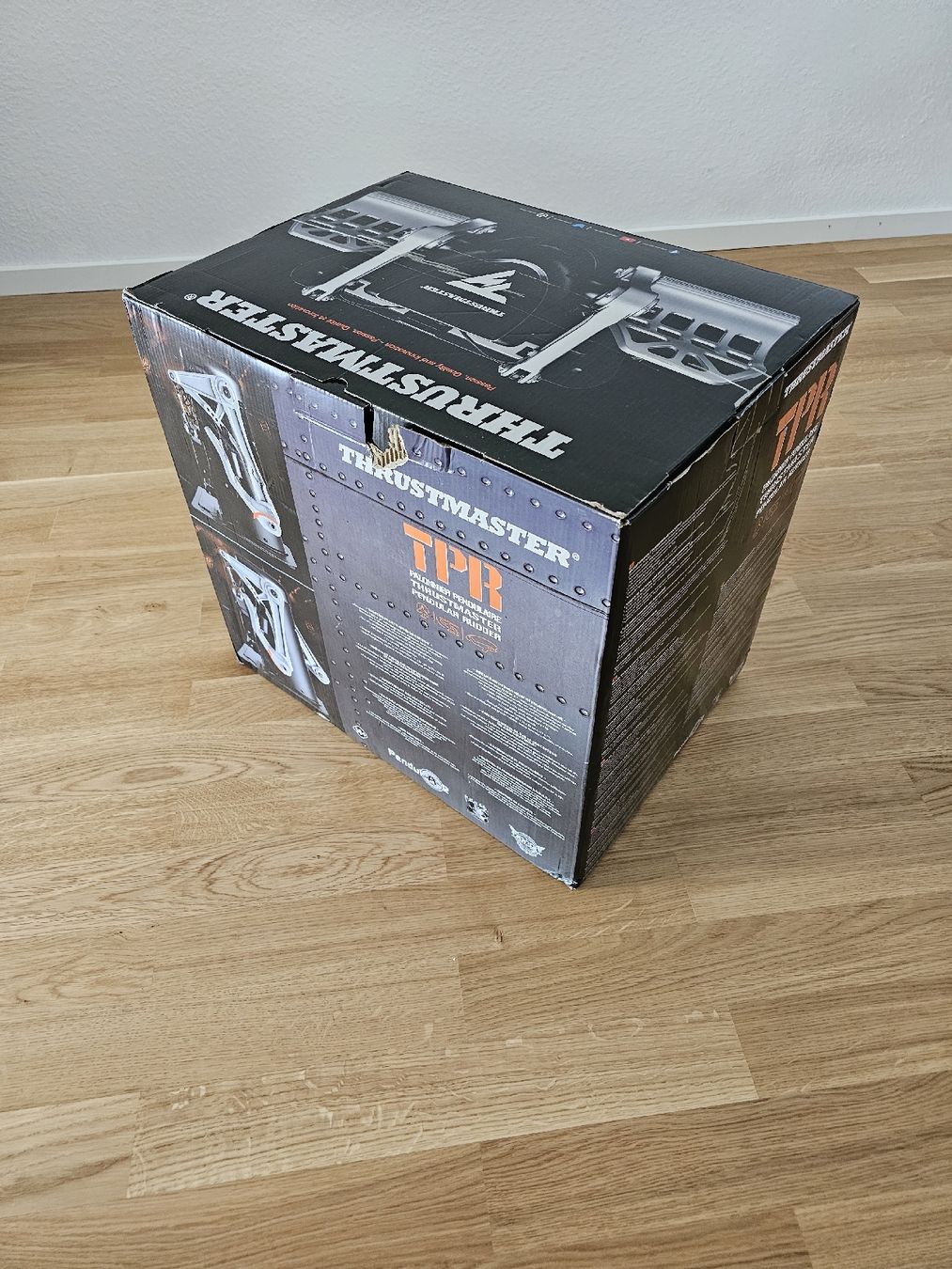 Thrustmaster Controller: Thrustmaster TPR Pendular Rudder - Flight Simulator – Nuovo (secondo la descrizione) da Baden venduto da rob_grh6 1
