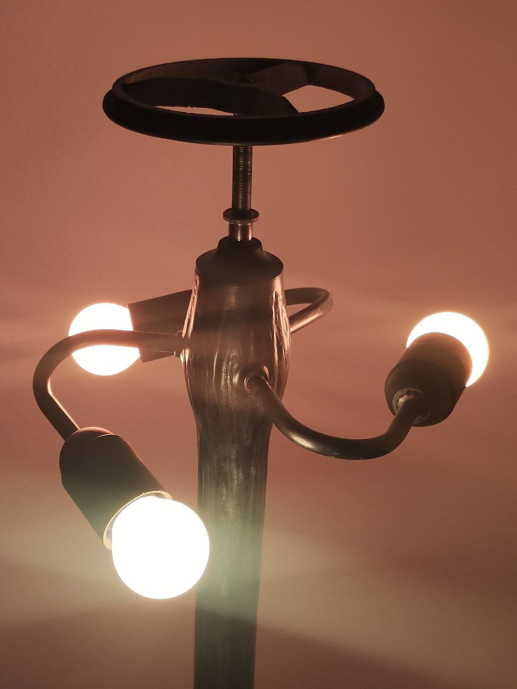 Lampade: Baumlampenfuss – Usato da Volketswil venduto da rerererarara 2