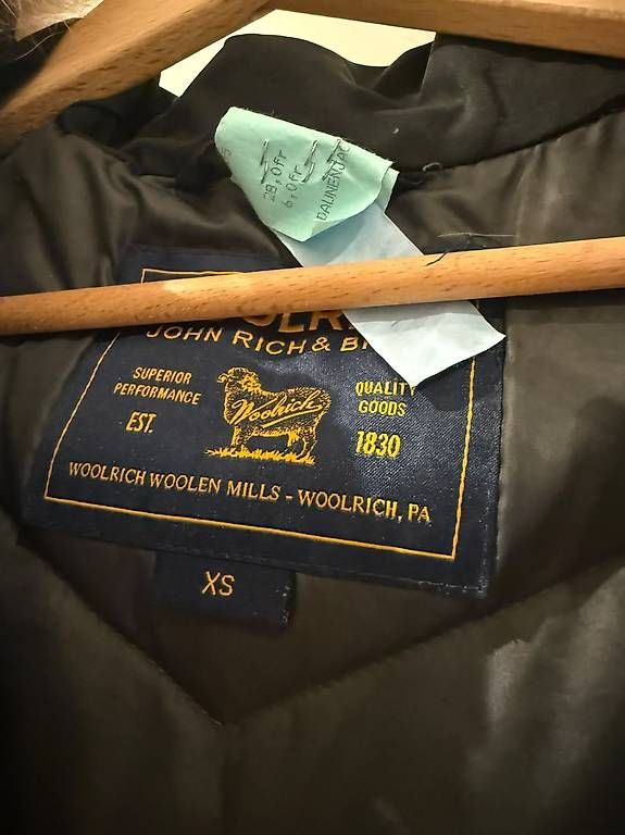 Mäntel: Woolrich Parka Grösse XS – Gebraucht aus Uster von nat_w6qv 1