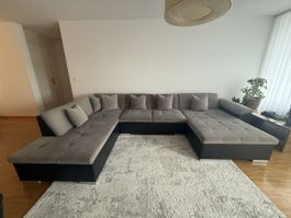 Wohnlandschaft in Grau, Sofa in akzeptablem Zustand