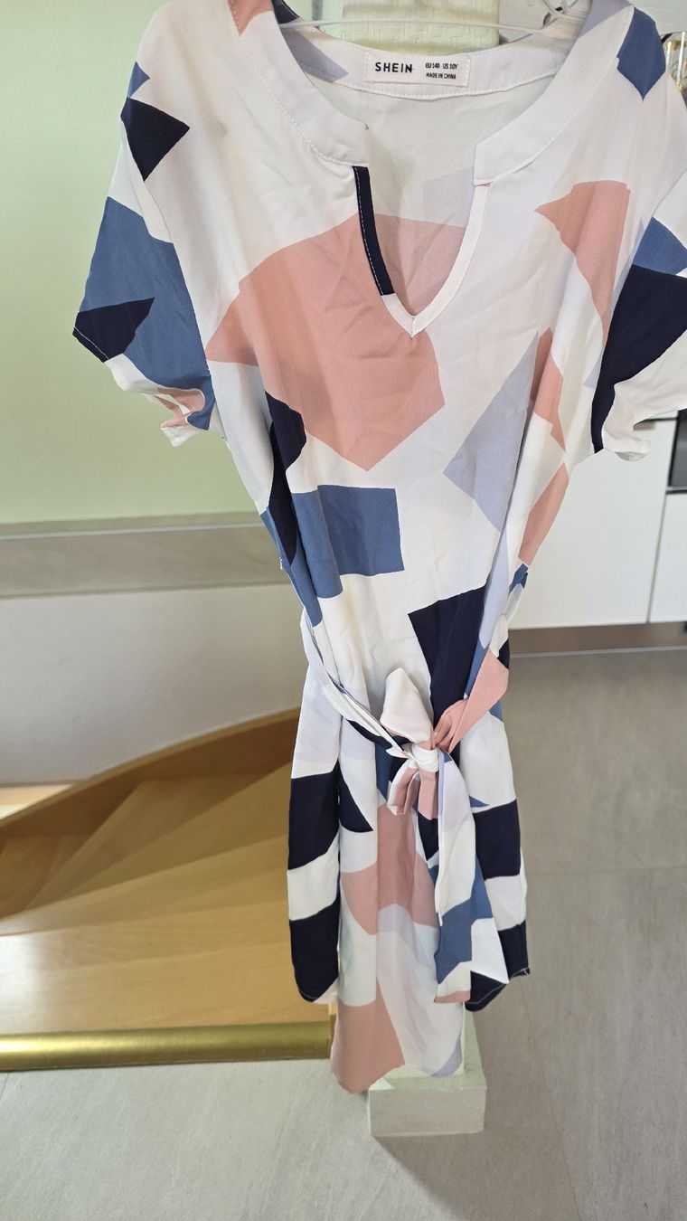 Vestiti & Gonne: robe pour fille – Usato da Fontainemelon venduto da ale_b865